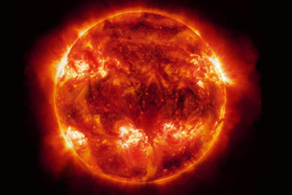 Güneş'in yörüngesinde üçgen şeklinde UFO görüldü!