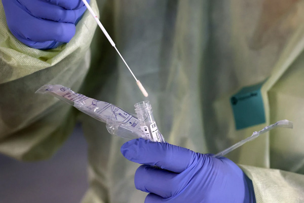 Fransa'da 1 aylık bebek koronavirüse yakalandı