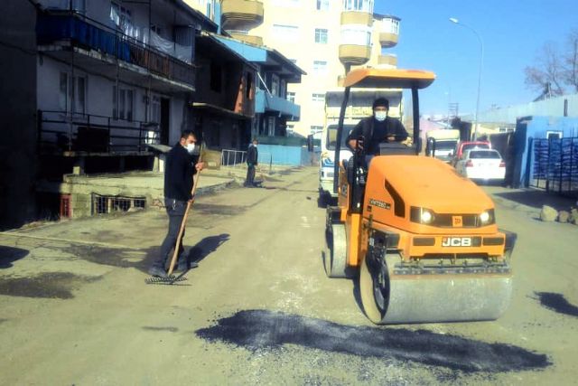 Pasinler Belediyesi bozuk yolları onardı ile ilgili görsel sonucu
