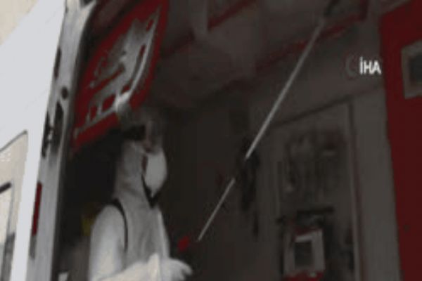 Kartal’da ambulanslar ve oto sanayi siteleri dezenfekte edildi