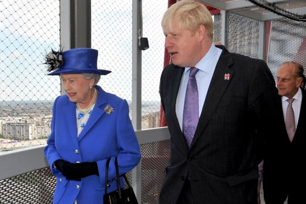 Buckingham Sarayından Kraliçe ve Başbakan Johnson'a ilişkin açıklama