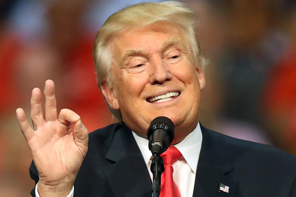 Trump imzayı attığını böyle duyurdu: Bu, en büyük paketin bile iki katı