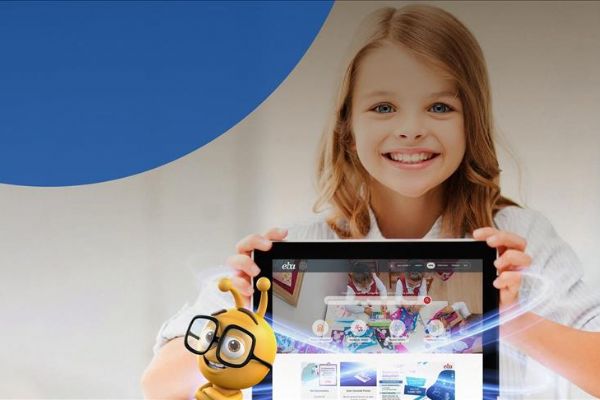 Yaklaşık 400 bin evde Turkcell farkıyla ders işlendi