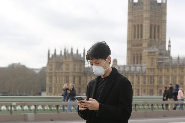 İngiltere Ulusal Sağlık Direktörü: Hayatın normale dönmesi 6 ayı bulabilir