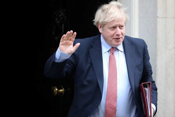 İngiltere'de 'sürü bağışıklığı' stratejini değiştiren Imperial College: Çok sayıda can kurtarıldı