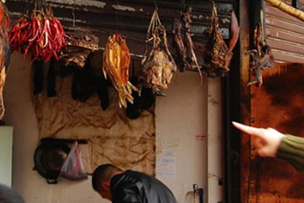 (Koronavirüs) Çin basını: İlk hasta olan pazarcı bulundu