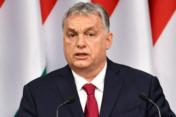 Başbakan Orban geniş yetkiler edindi, Macaristan'da 'demokrasi' tartışması patlak verdi
