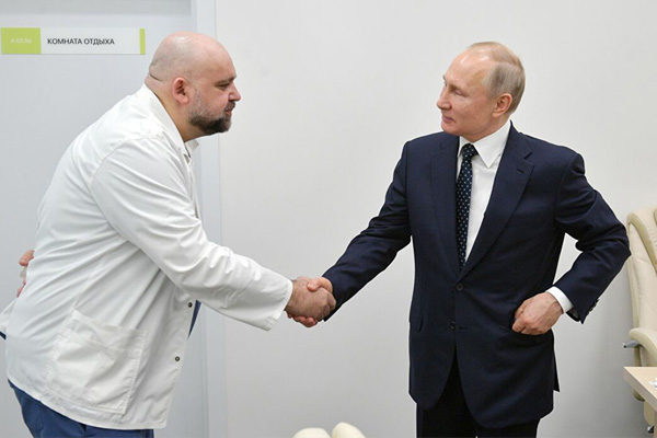 Putin'in tokalaştığı doktorun koronavirüs testi pozitif çıktı