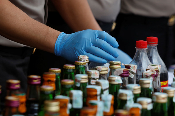 İran'da sahte içki bilançosu: 320 kişi öldü, 62 kişi kör oldu