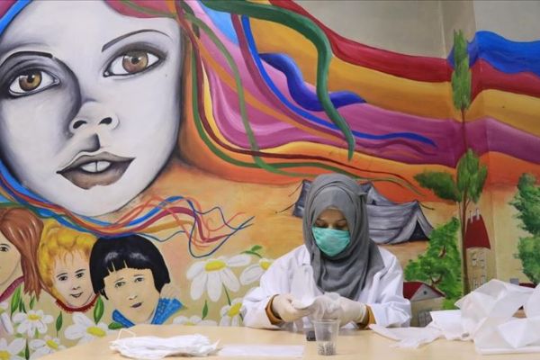 Türk Kızılay Toplum Merkezleri maske üretiyor