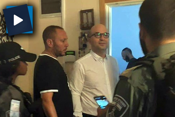 İsrail askerleri Filistinli Bakanı evine baskın düzenleyerek gözaltına aldı - 1