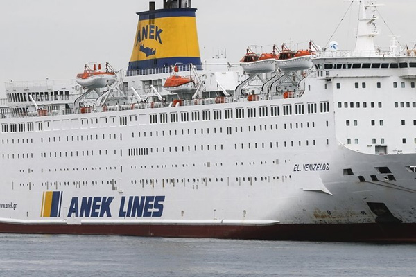 Yunan gemisindeki 65 Türk vatandaşında koronavirüs çıktı