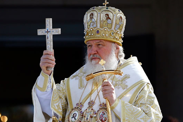 Patrik Kirill, koronavirüse karşı 'mucizevi ikonla' Moskova’yı dolaşıp dua etti