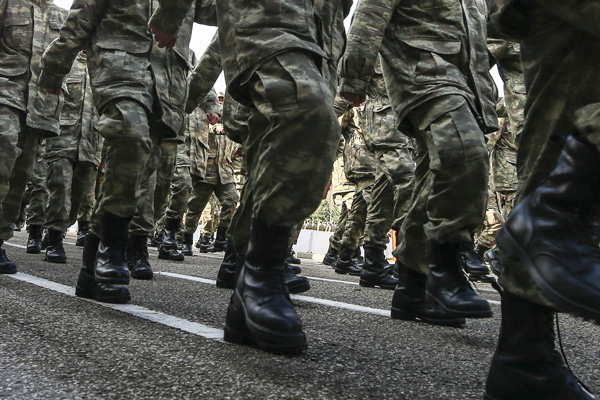 Terhis olan askerler İstanbul'dan çıkabilecek mi? Vali Yerlikaya açıkladı
