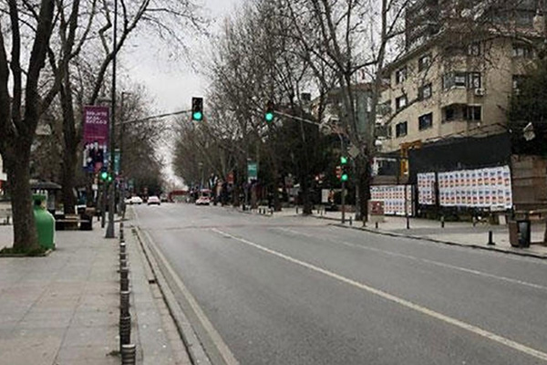 18-20 yaş aralığındaki gençlerin sokağa çıkma yasağıyla ilgili istisnalar açıklandı