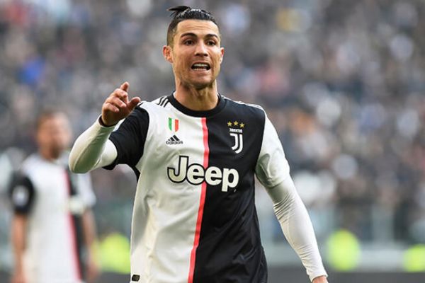 Cristiano Ronaldo 1 milyar dolar kazanan ilk futbolcu olacak