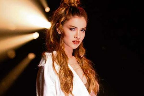 fizy ve TV+ konserlerinin konuğu Feride Hilal Akın