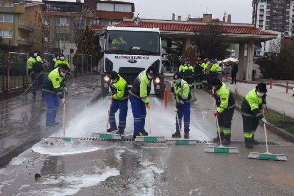 Keçiören Belediyesi hastaneleri dezenfekte etti