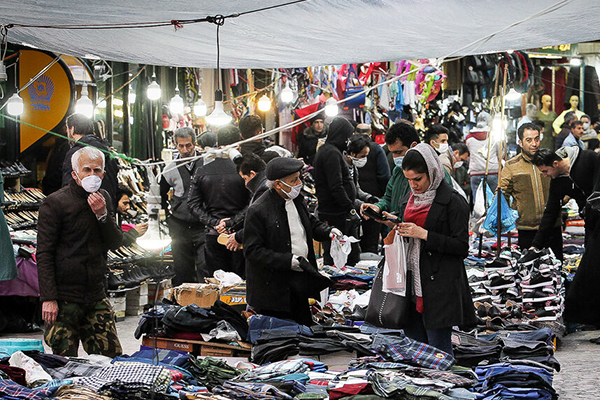Tahran’da dükkan ve mağazalar açılmaya başladı