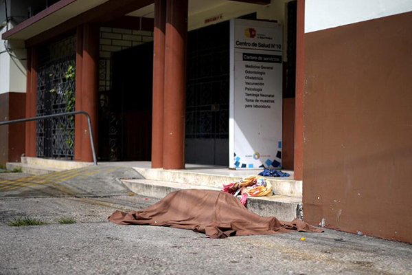 Ekvador'da korkunç salgın manzaraları