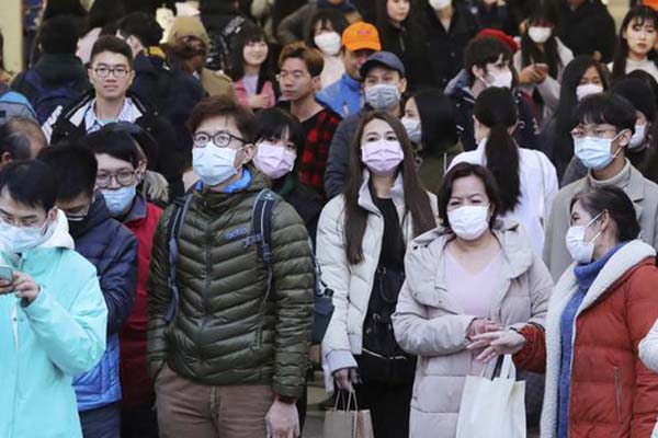 Çin’de seyahat yasakları gevşetildi, halk park ve bahçelere akın etti