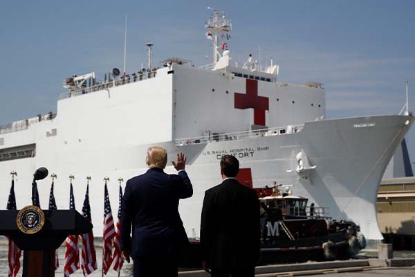 Trump yolcu etmişti... New York’a gönderilen hastane gemisinin mürettebatında koronavirüs tespit edildi