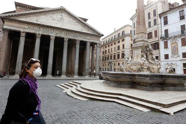 Katar, İtalya'ya 2 sahra hastanesi gönderdi