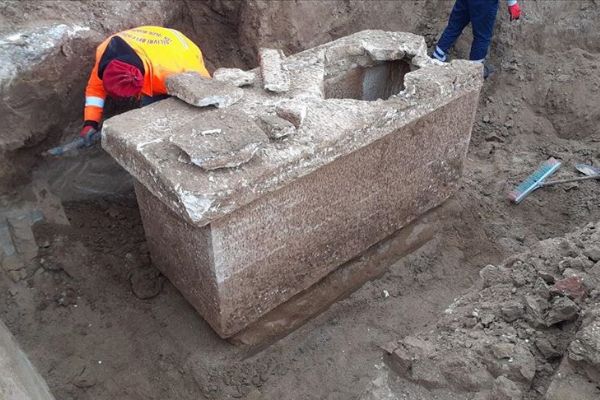 Silivri’de Roma dönemine ait olduğu düşünülen lahit bulundu