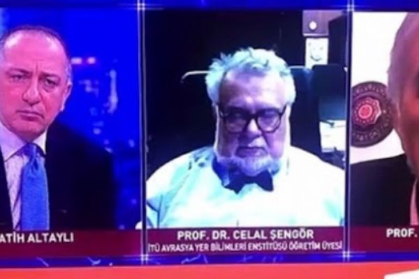 Prof. Dr. Celal Şengör canlı yayında uyuyakaldı