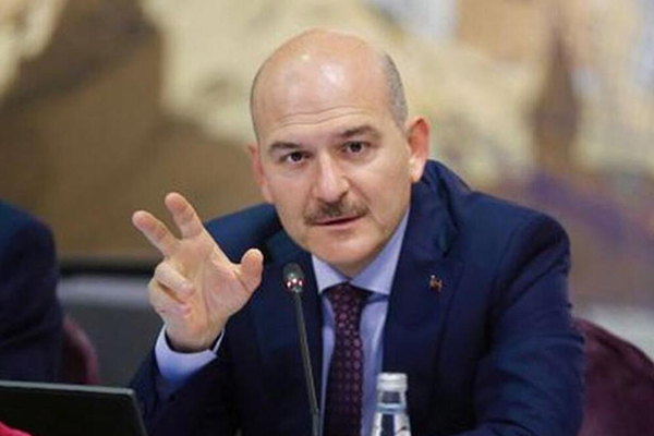 Bakan Soylu, polislerin 'Uzun İnce Bir Yoldayım'ı seslendirdiği klibi paylaştı