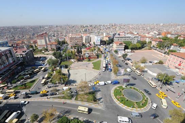 İstanbul'da 8 meydan ve cadde yaya giriş-çıkışına kapatıldı