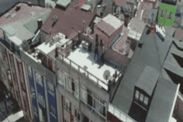 Sokağa çıkma yasağında çatı katında boks