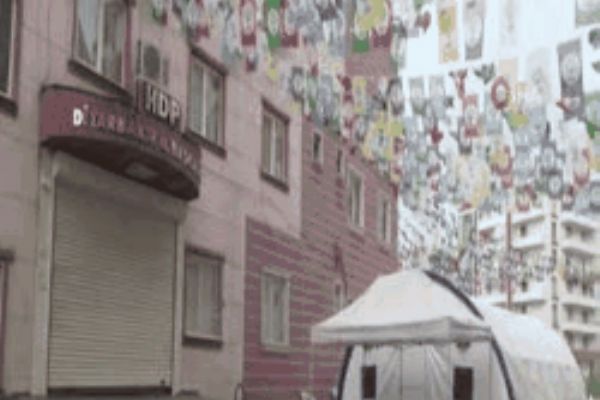 Evlat nöbetine sokağa çıkma yasağı nedeni ile ara verdi