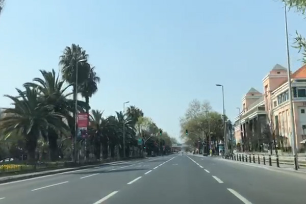 Sokağa çıkma yasağının ardından Fatih'teki sessizlik dikkat çekti