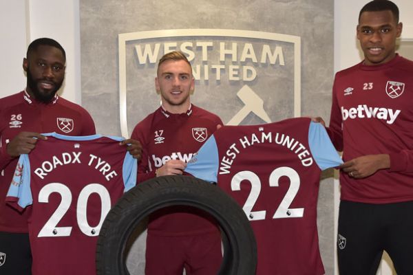 West Ham'da maaşlar ertelendi