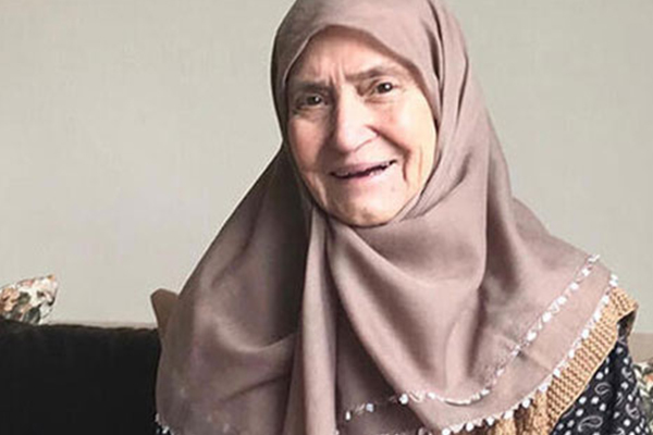 Koronavirüsü atlatmıştı... 86 yaşındaki Resmiye teyze vefat etti