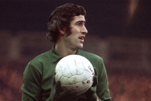 Chelsea'nin efsane kalecisi hayatını kaybetti