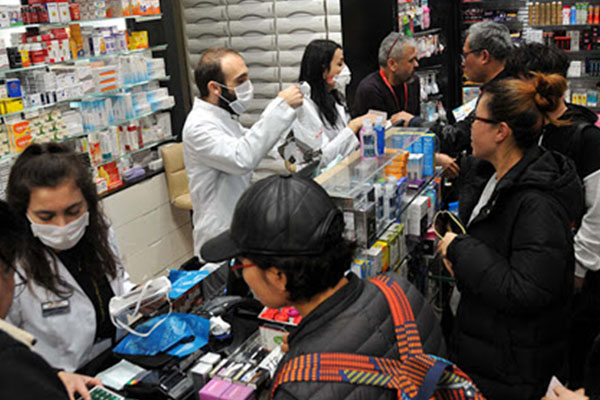 Ücretsiz maske teminine ilişkin yeni açıklama: Kod almadan eczanelere gitmeyin