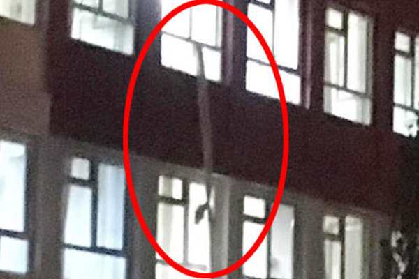 Denizli'de ilginç olay: Korona hastası hastaneden çarşafları bağlayarak kaçtı