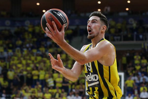 Son 10 yılın takımına De Colo seçildi