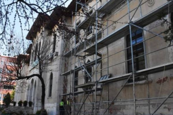 Taş Mektep 'taş gibi' olacak