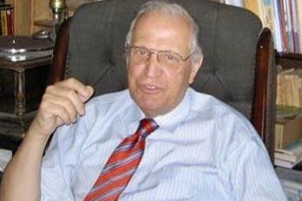 Bir profesör daha koronavirüs nedeniyle hayatını kaybetti