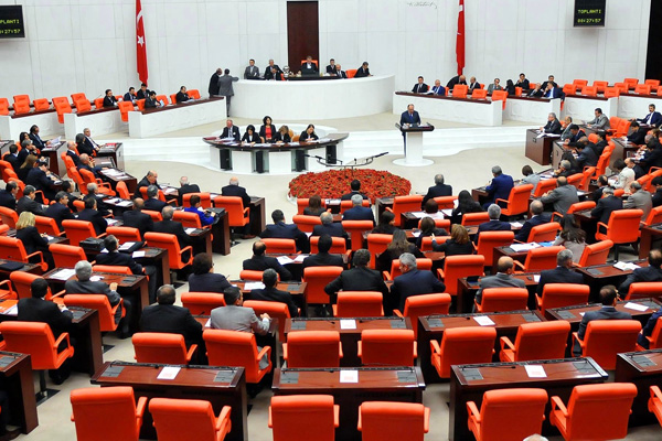 Torba yasa teklifi komisyondan geçti: İşçi çıkarma 3 ay yasaklandı