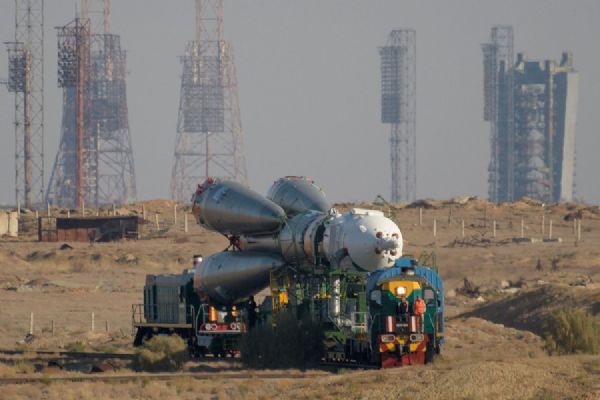 Soyuz MS-15 kapsülü dünyaya geri döndü
