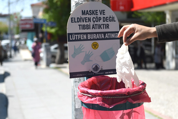 Altındağ Belediyesinden maske atıklarına özel çöp sepeti!