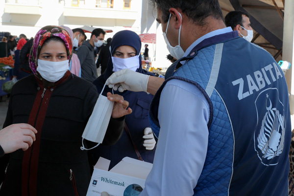Sincan Belediyesi vatandaş ve pazar esnafını mağdur etmedi: Sincan’da 4 pazar yeri Pazartesi günü hizmet verdi