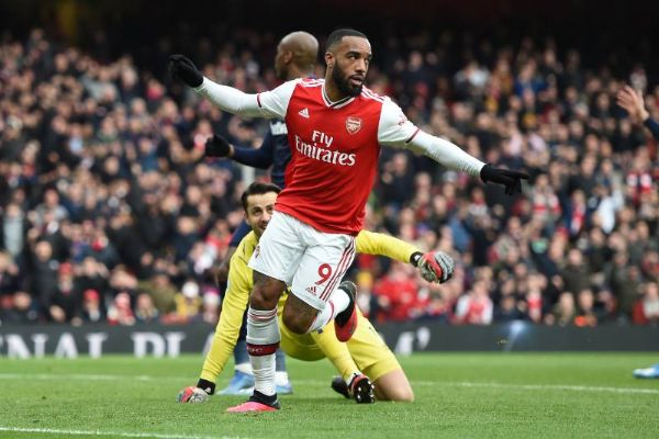 Arsenal'de maaşlar indirildi