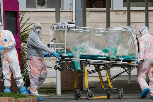 Bir türlü engellenemiyor! Koronavirüs nedeniyle ölenlerin sayısı korkunç rakamlara ulaştı