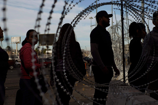 Trump açıkladı: ABD'ye göç durdurulacak