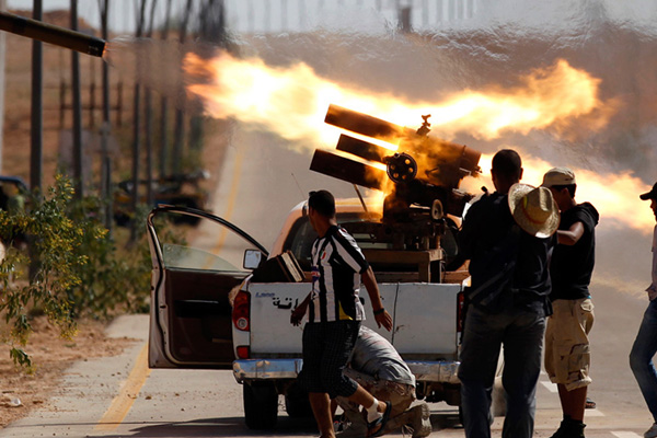 Hafter güçleri sahra hastanelerini bombaladı